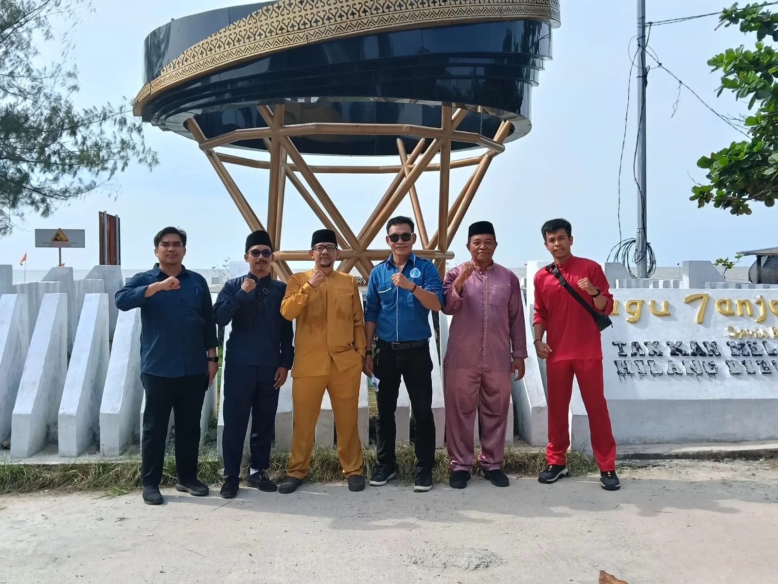 Jamin Keselamatan Penungjung dan Pelaku Usaha, Dinas Pariwisata lakukan Uji Kelayakan Bangunan Gazebo di Pantai Indah Selatbaru